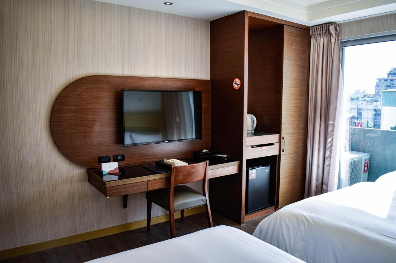 Talmud Hotel Tainan Exterior photo